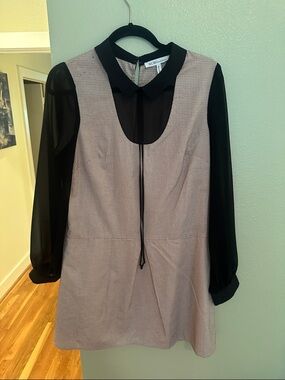 BCBGMaxAzria Black & Cream Long-Sleeve Shift Dress